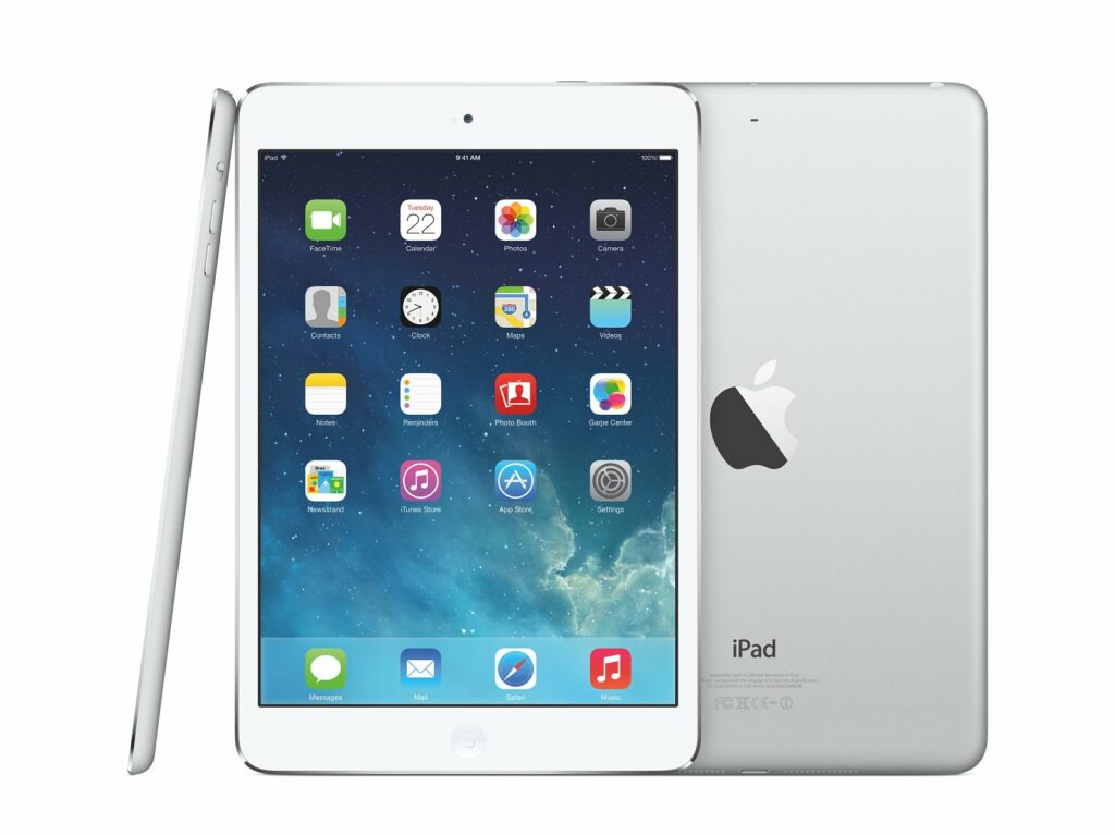 Jak vybrat tablet pro seniora, možností může být Apple iPad Mini.