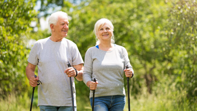 Nordic walking aneb Jak posilovat imunitu a srdce zdravou chůzí s hůlkami