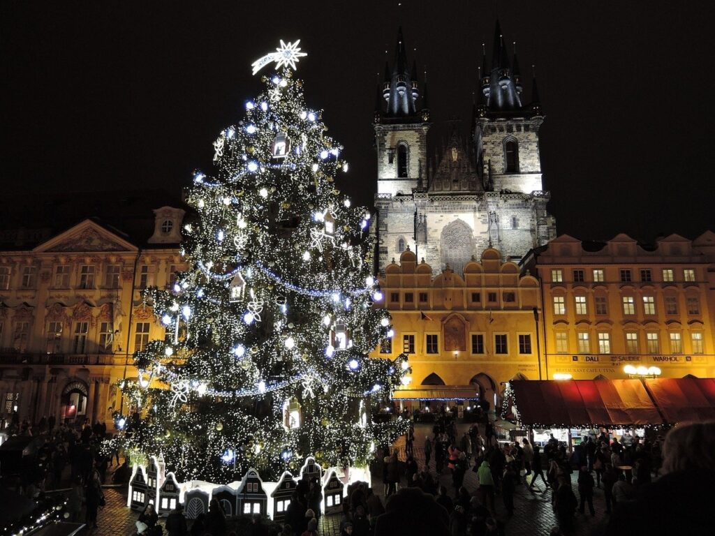 Vánoční strom v Praze.